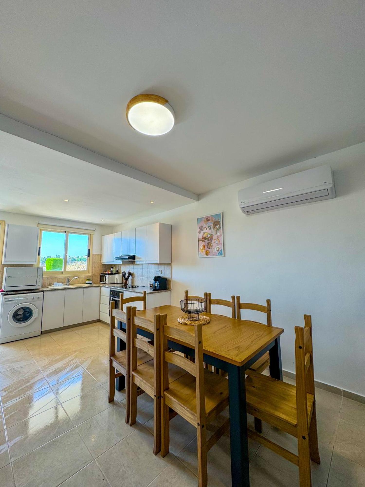 Royal-Seacrest Oasis, Pool-Side Διαμέρισμα Πάφος Εξωτερικό φωτογραφία