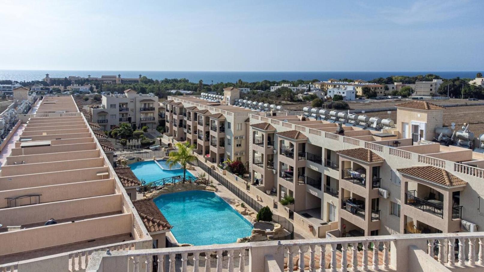 Royal-Seacrest Oasis, Pool-Side Διαμέρισμα Πάφος Εξωτερικό φωτογραφία